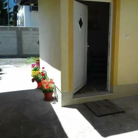 Vila Ragipovic منزل للإقامة